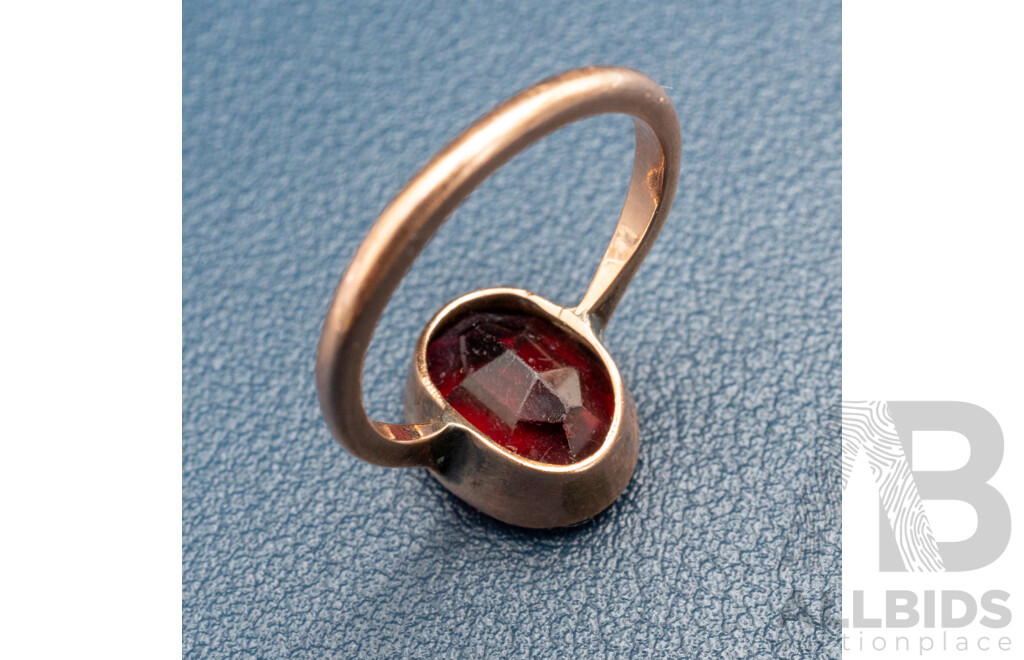 8ct Rose Gold Garnet Vintage Ring, Size L, 3.17 Grams
