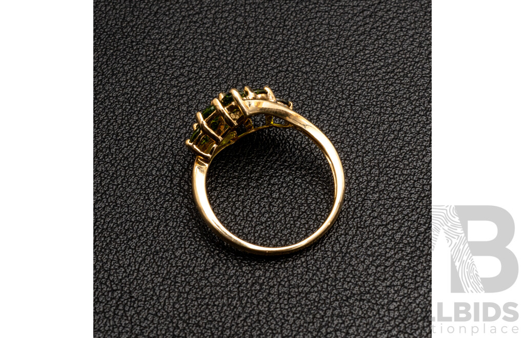 9ct Diopside Cluster Ring, Size N, 2.32 Grams