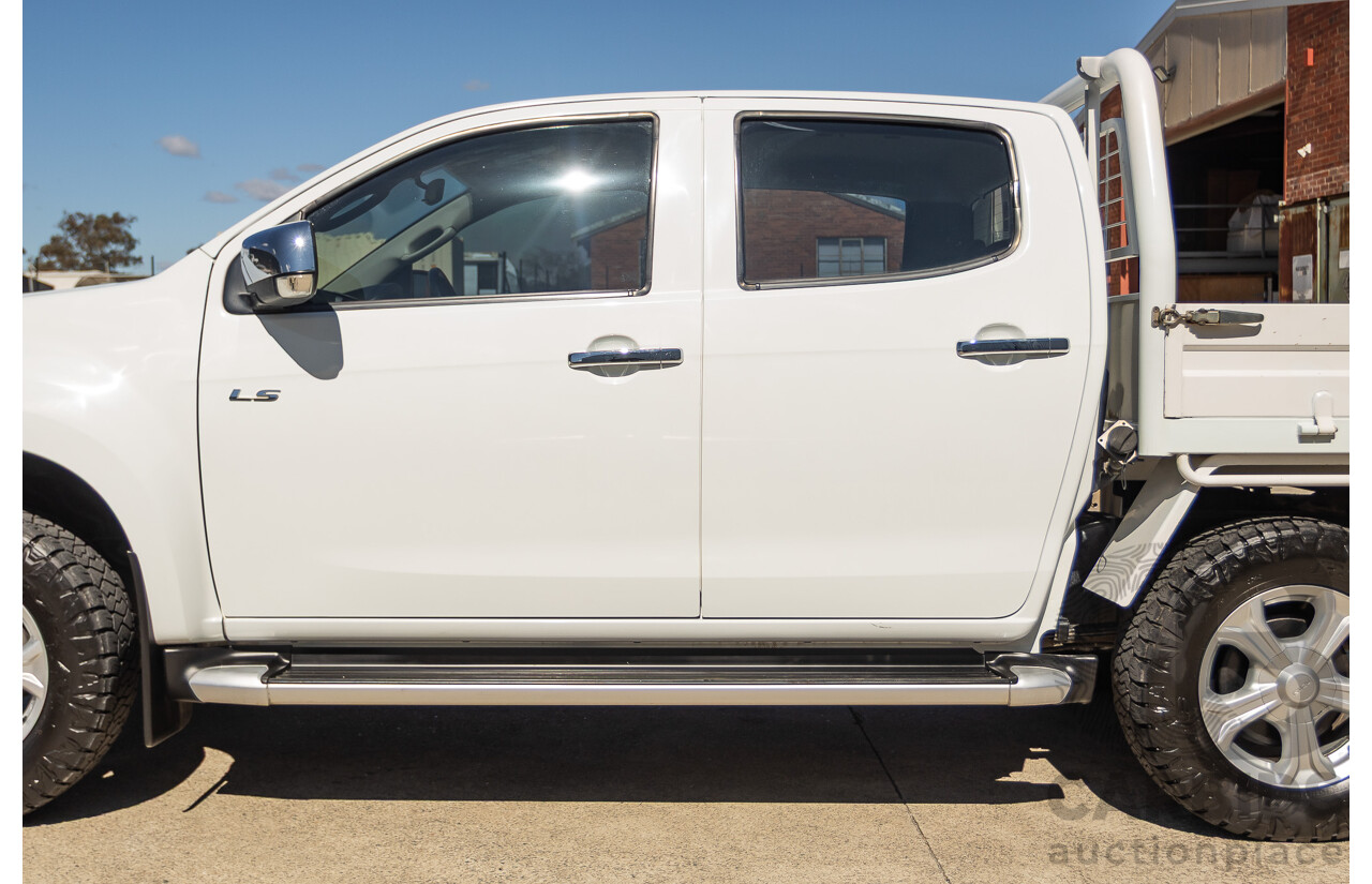 03/2017 Isuzu D-Max LS-U  (4x4)  TF MY17 Crew Cab Utility White Turbo Diesel 3.0L