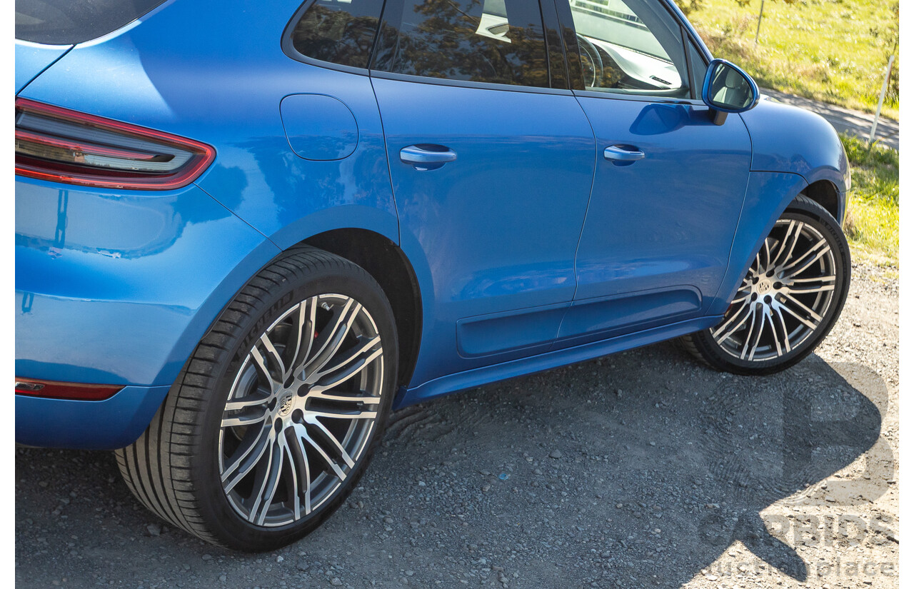04/2015 Porsche Macan Turbo (AWD) 95B MY15 4d Wagon Sapphire Blue Metallic Twin Turbo V6 3.6L