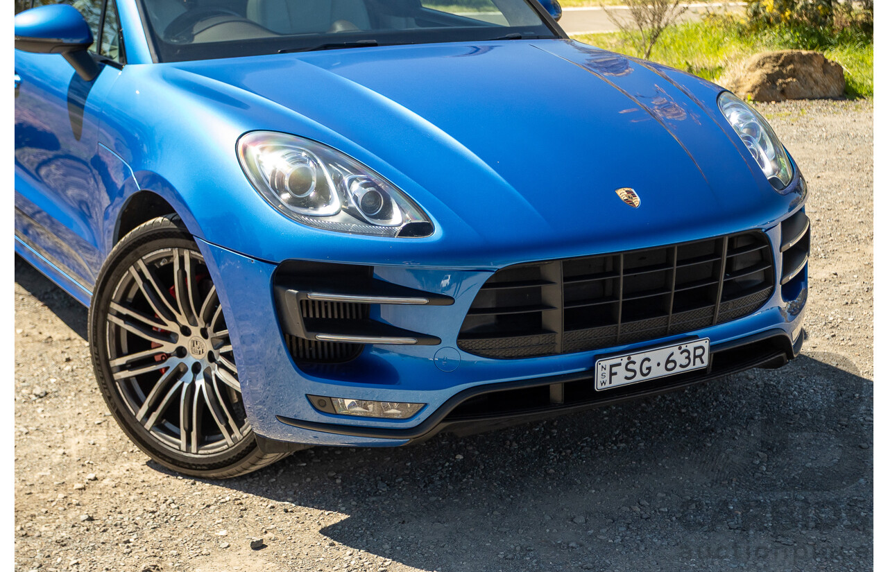 04/2015 Porsche Macan Turbo (AWD) 95B MY15 4d Wagon Sapphire Blue Metallic Twin Turbo V6 3.6L