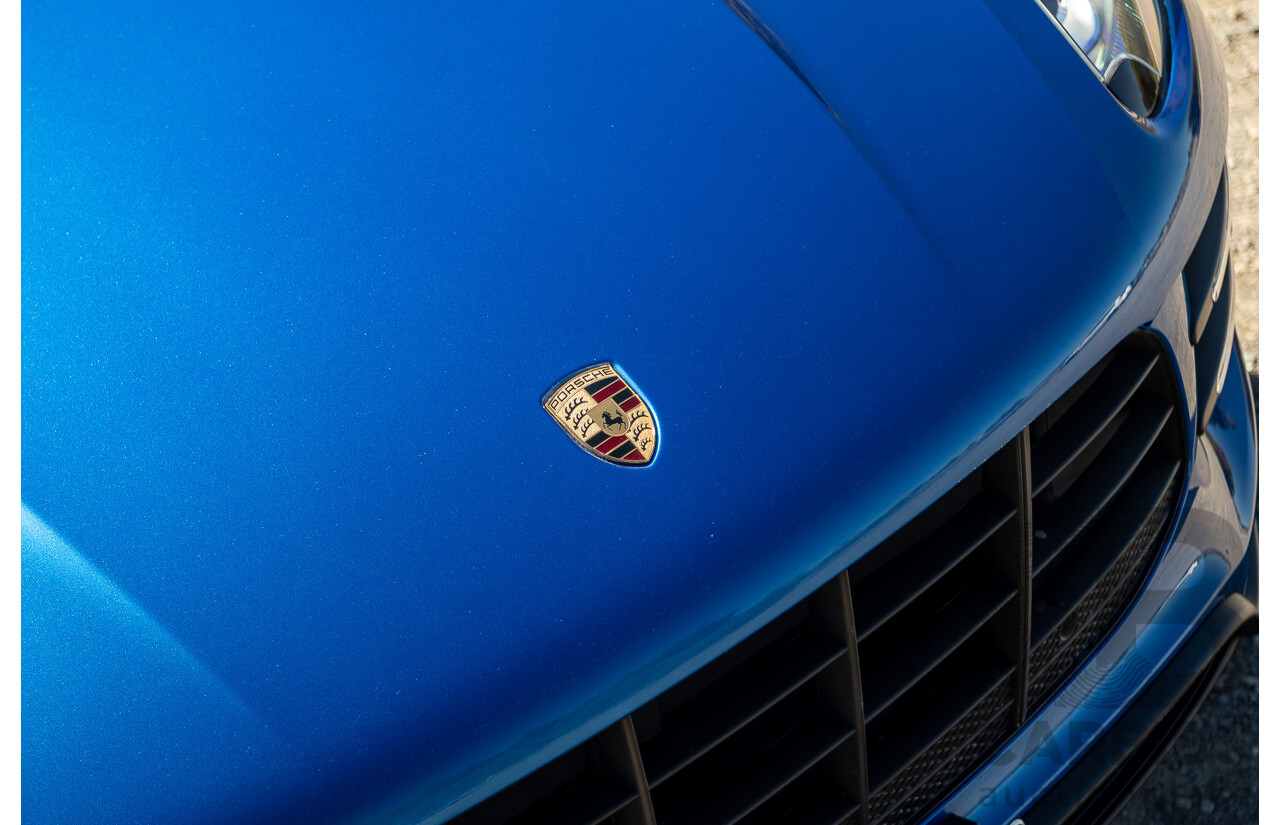 04/2015 Porsche Macan Turbo (AWD) 95B MY15 4d Wagon Sapphire Blue Metallic Twin Turbo V6 3.6L
