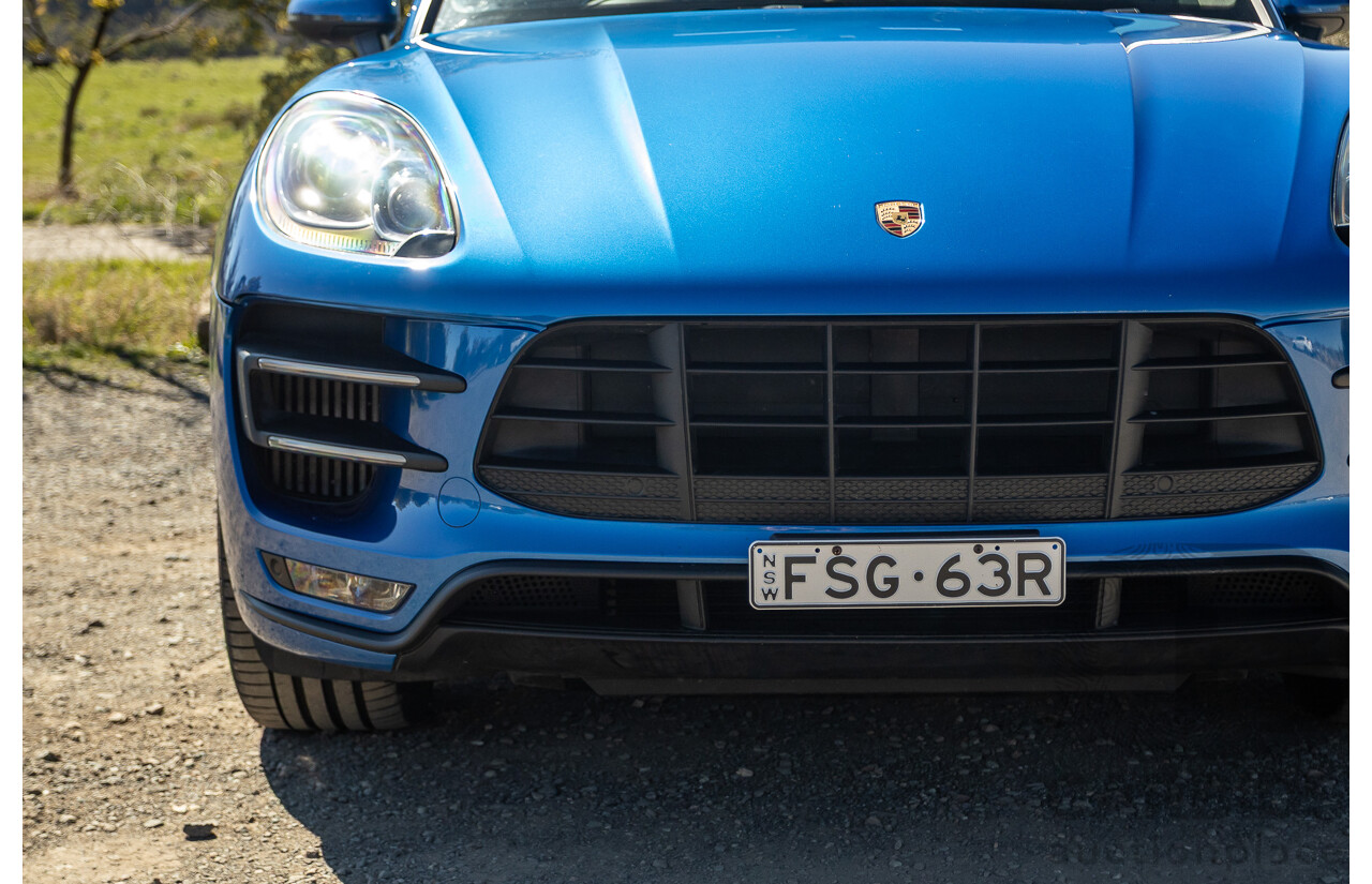 04/2015 Porsche Macan Turbo (AWD) 95B MY15 4d Wagon Sapphire Blue Metallic Twin Turbo V6 3.6L
