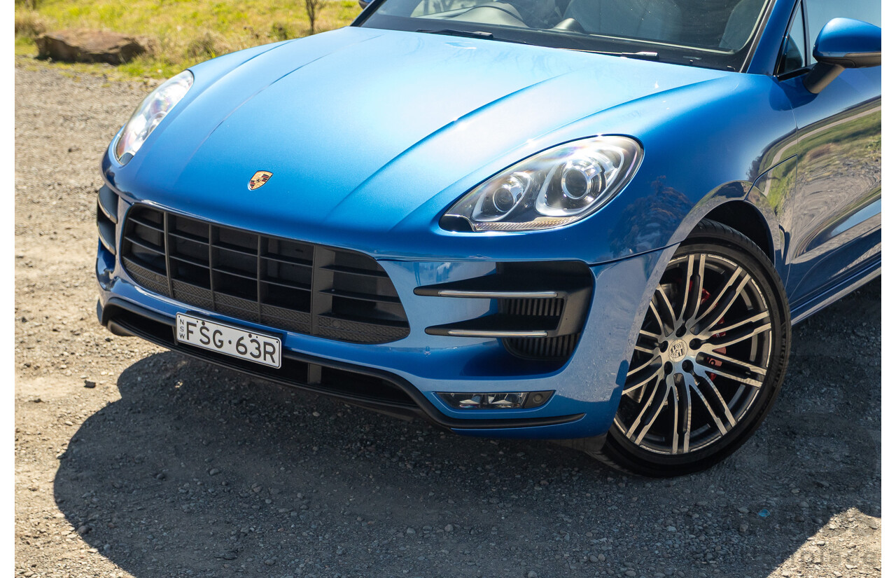 04/2015 Porsche Macan Turbo (AWD) 95B MY15 4d Wagon Sapphire Blue Metallic Twin Turbo V6 3.6L