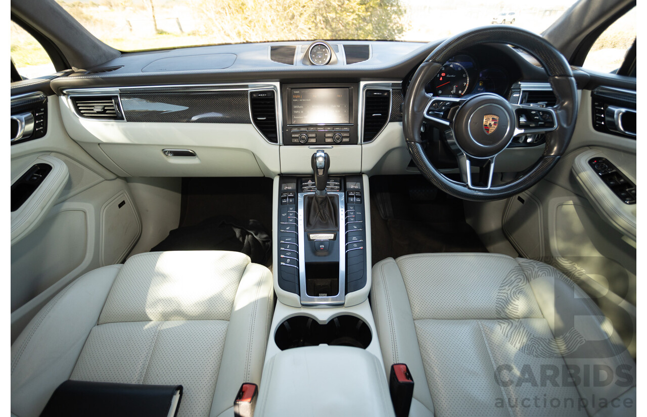 04/2015 Porsche Macan Turbo (AWD) 95B MY15 4d Wagon Sapphire Blue Metallic Twin Turbo V6 3.6L