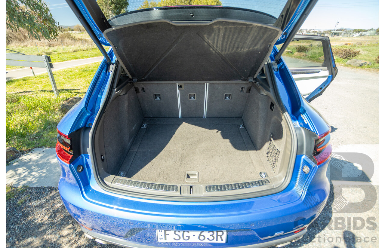 04/2015 Porsche Macan Turbo (AWD) 95B MY15 4d Wagon Sapphire Blue Metallic Twin Turbo V6 3.6L