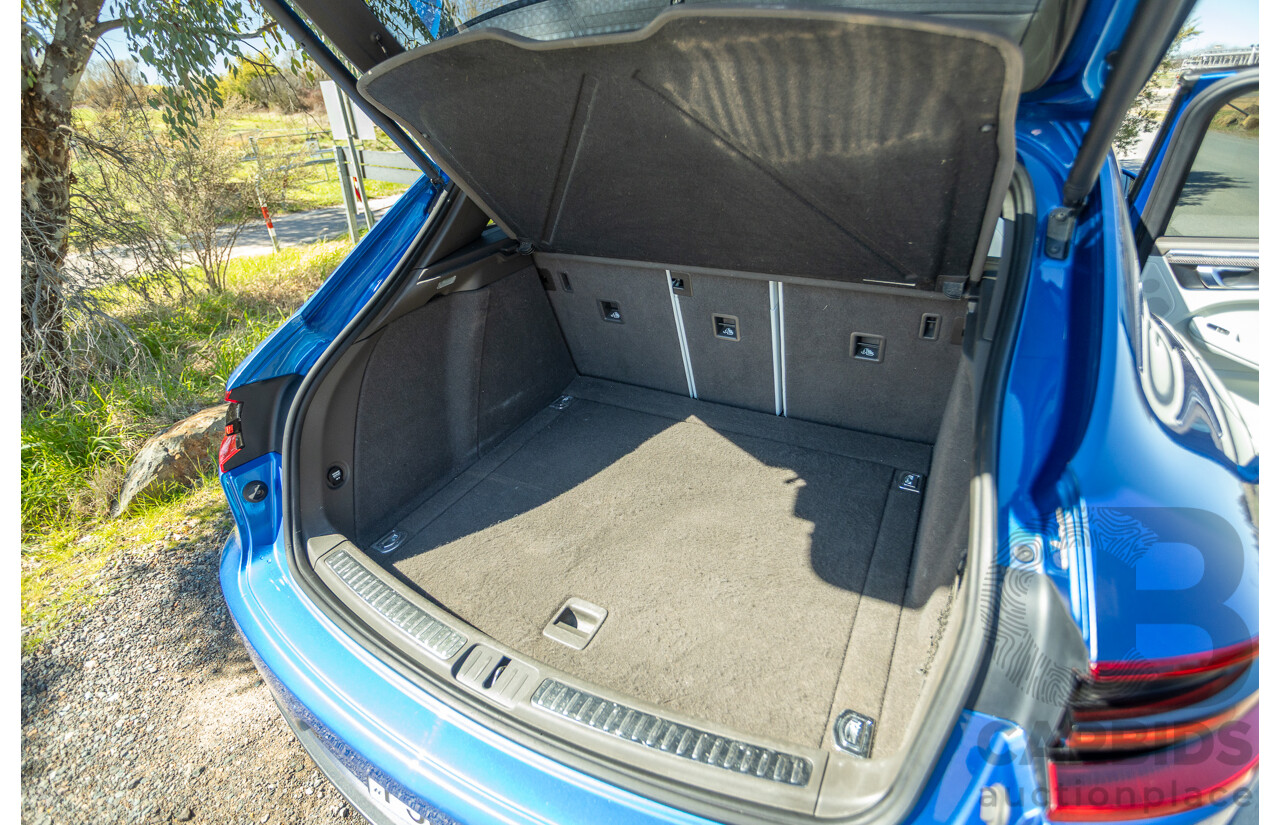 04/2015 Porsche Macan Turbo (AWD) 95B MY15 4d Wagon Sapphire Blue Metallic Twin Turbo V6 3.6L