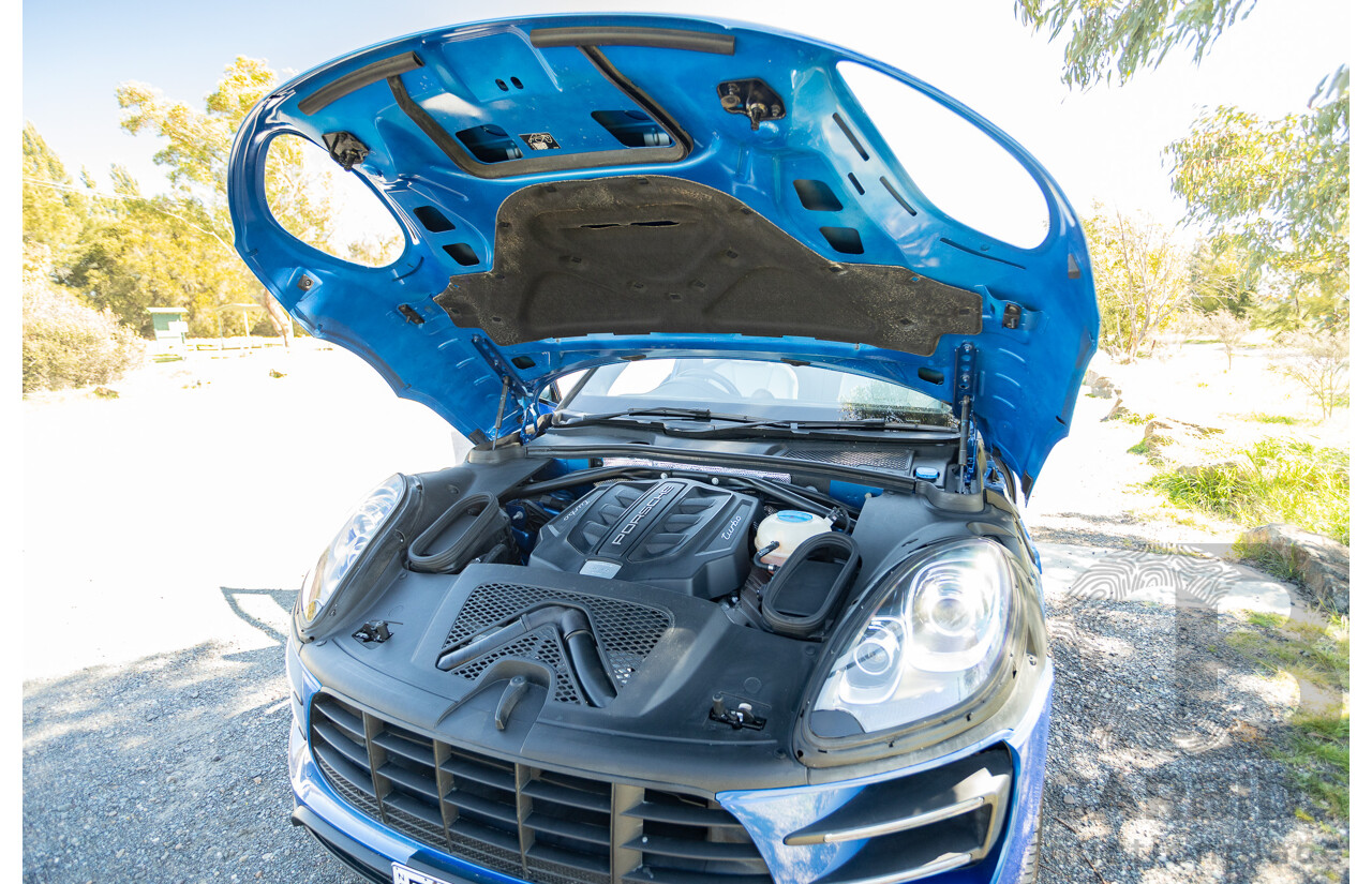 04/2015 Porsche Macan Turbo (AWD) 95B MY15 4d Wagon Sapphire Blue Metallic Twin Turbo V6 3.6L