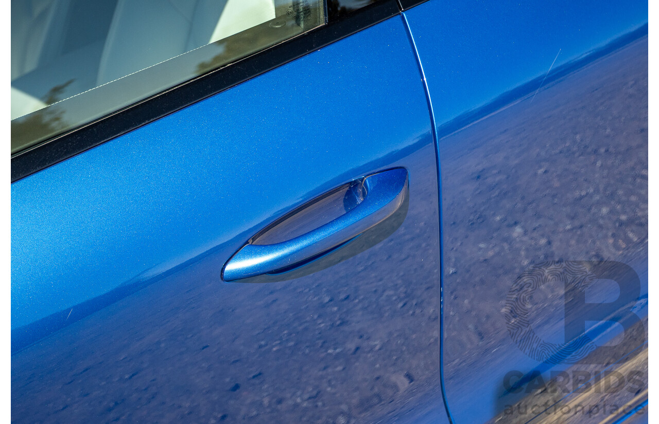 04/2015 Porsche Macan Turbo (AWD) 95B MY15 4d Wagon Sapphire Blue Metallic Twin Turbo V6 3.6L