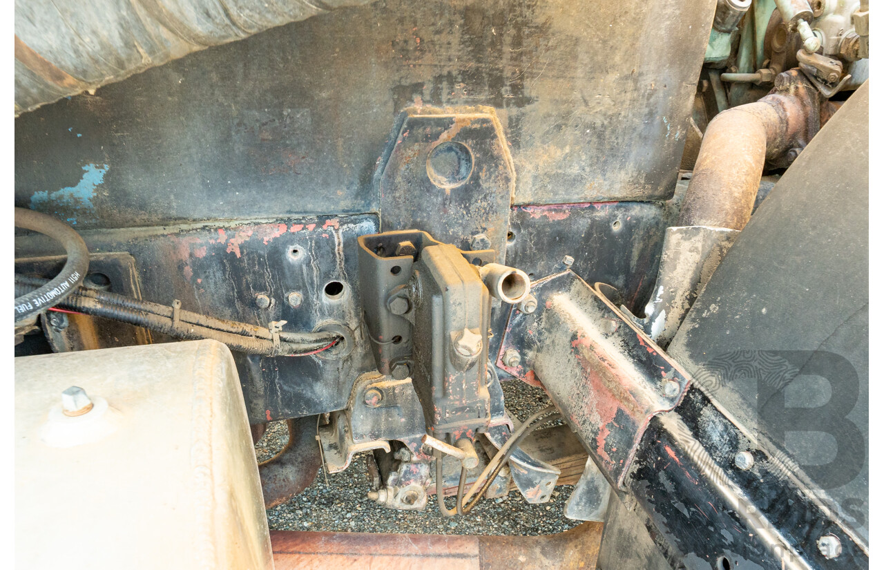 12/1986 Mercedes Benz, 6 Cylinder Diesel, 1422 V Series with Jetting Body