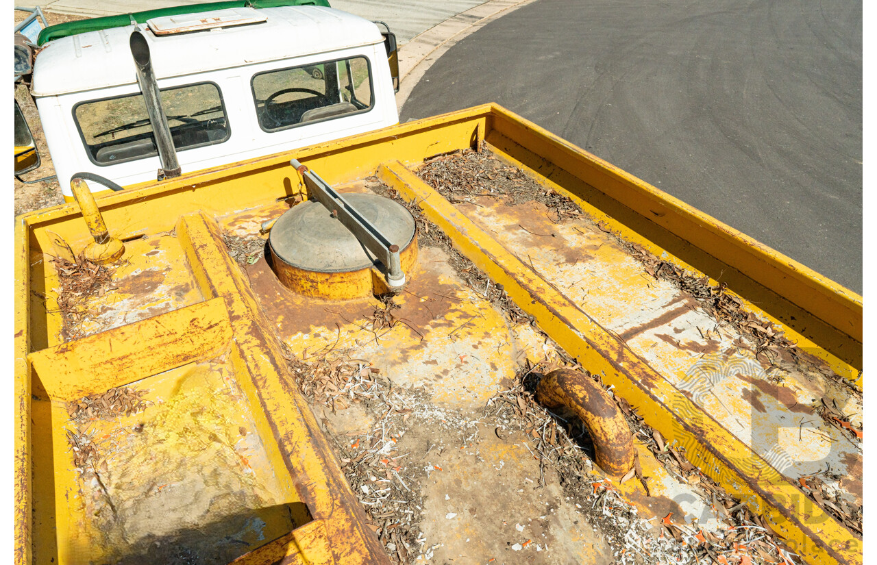 12/1986 Mercedes Benz, 6 Cylinder Diesel, 1422 V Series with Jetting Body