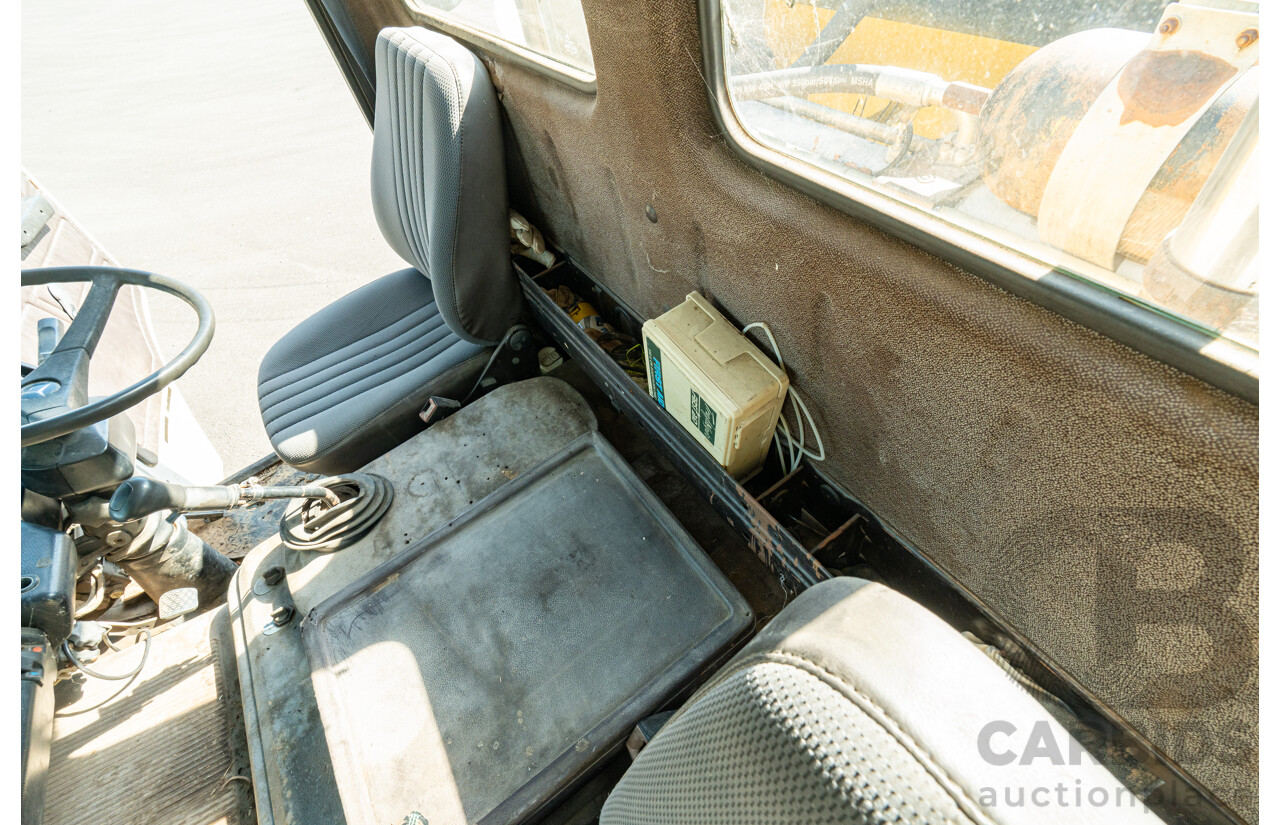 12/1986 Mercedes Benz, 6 Cylinder Diesel, 1422 V Series with Jetting Body