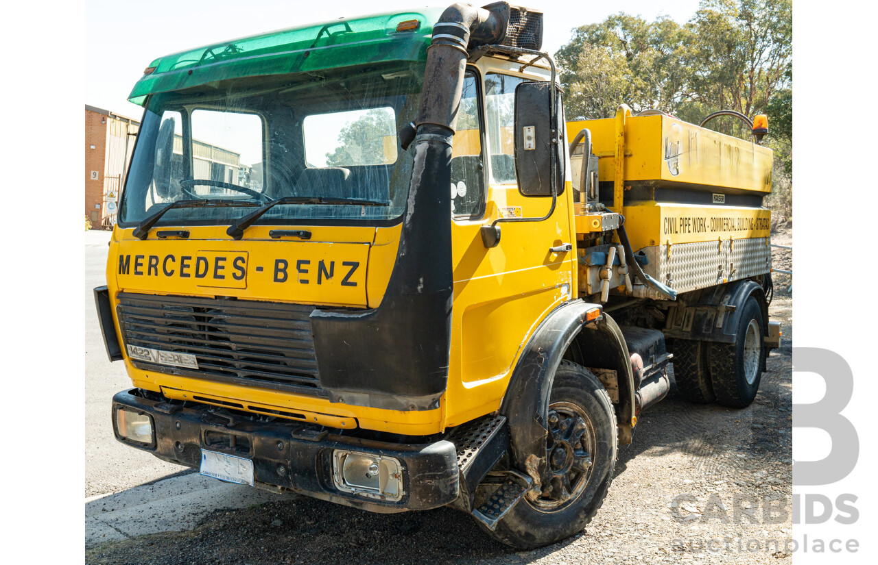 12/1986 Mercedes Benz, 6 Cylinder Diesel, 1422 V Series with Jetting Body