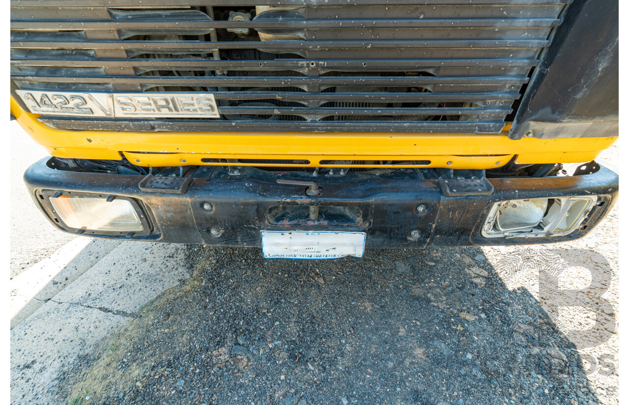 12/1986 Mercedes Benz, 6 Cylinder Diesel, 1422 V Series with Jetting Body