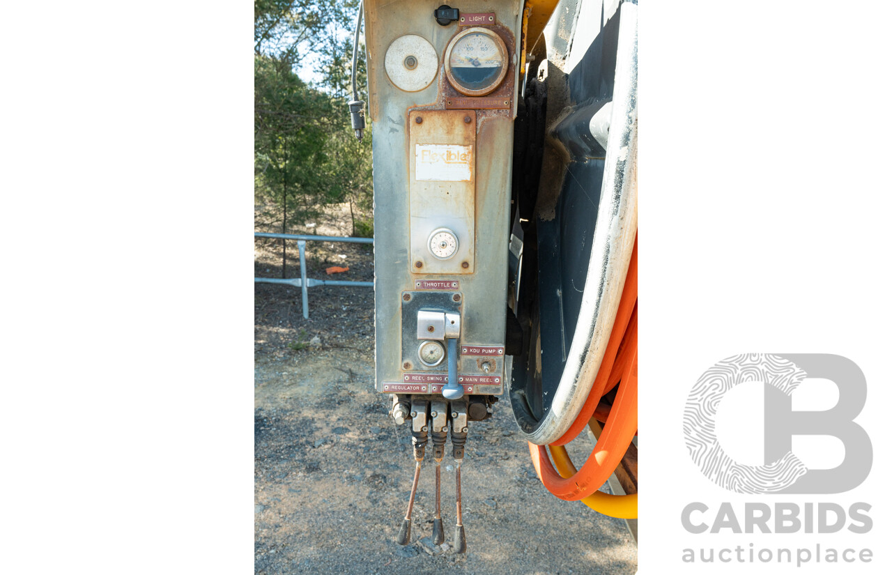 12/1986 Mercedes Benz, 6 Cylinder Diesel, 1422 V Series with Jetting Body