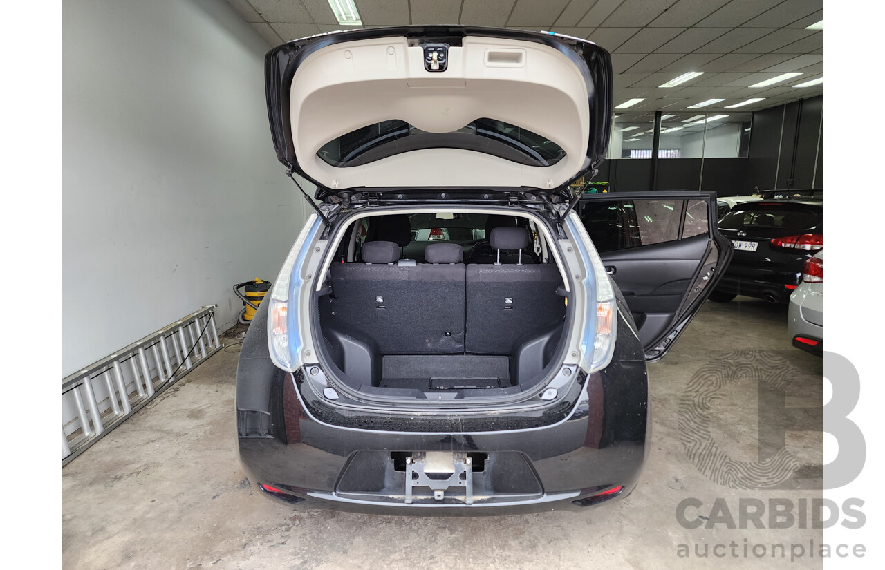 10/2013 Nissan Leaf  ZE0 5d Hatchback Black Electric