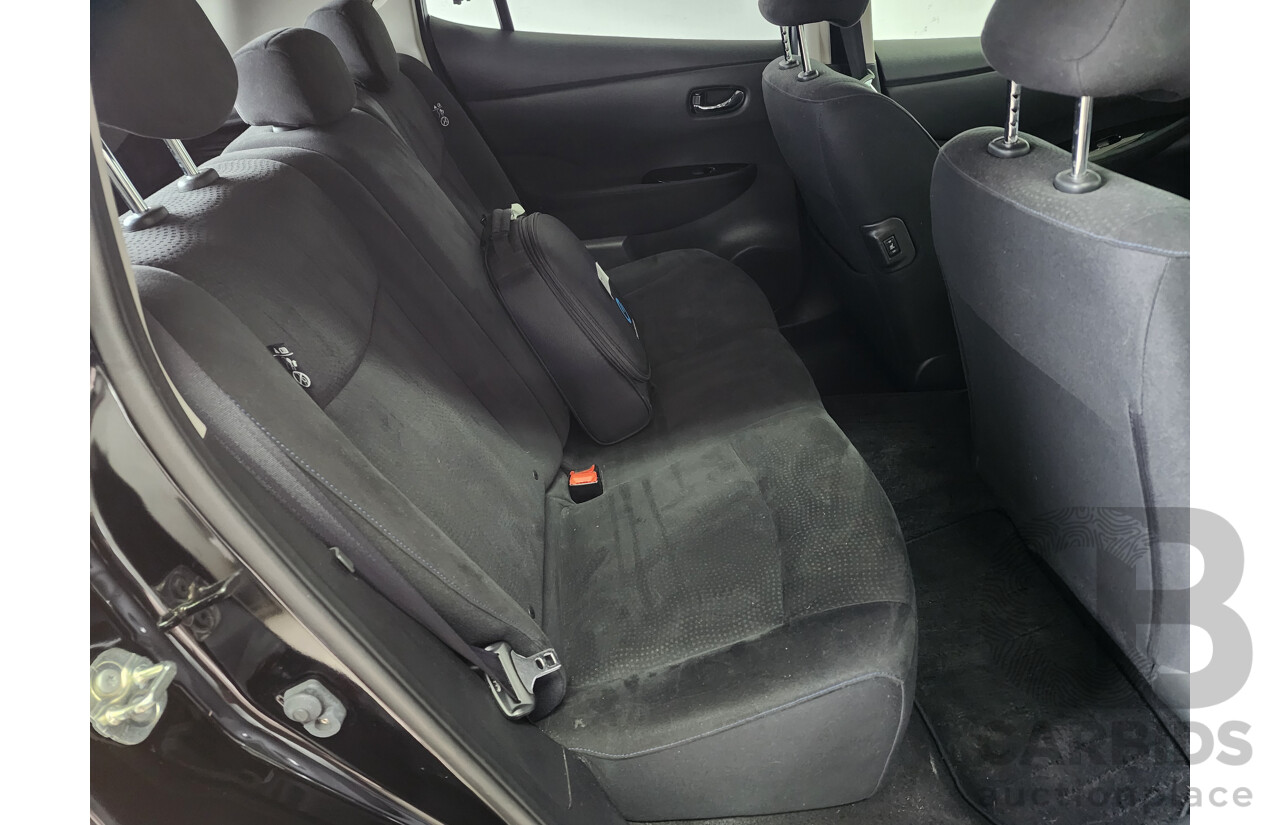 10/2013 Nissan Leaf  ZE0 5d Hatchback Black Electric