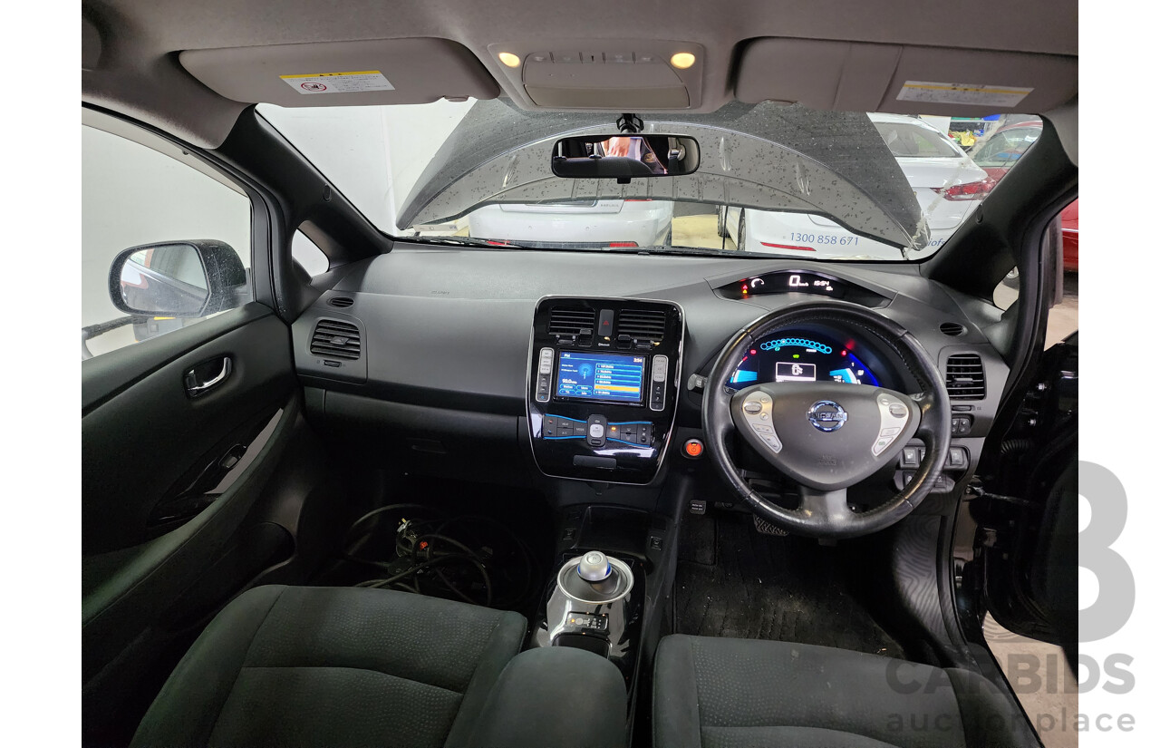 10/2013 Nissan Leaf  ZE0 5d Hatchback Black Electric