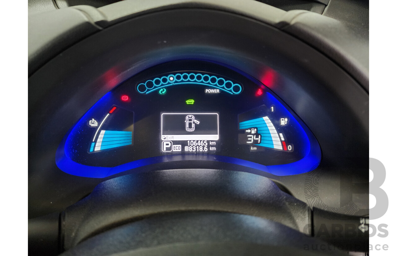10/2013 Nissan Leaf  ZE0 5d Hatchback Black Electric