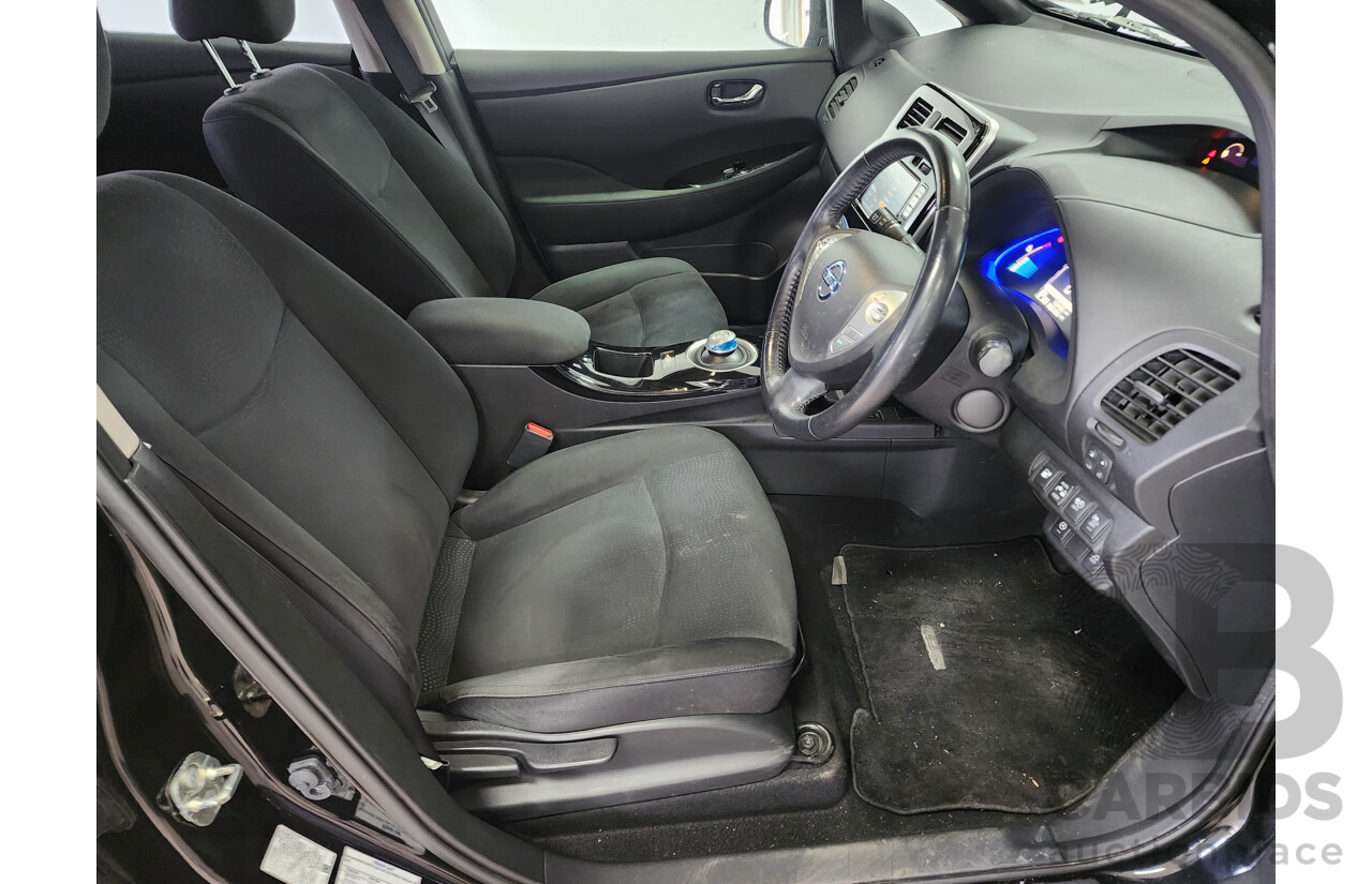 10/2013 Nissan Leaf  ZE0 5d Hatchback Black Electric