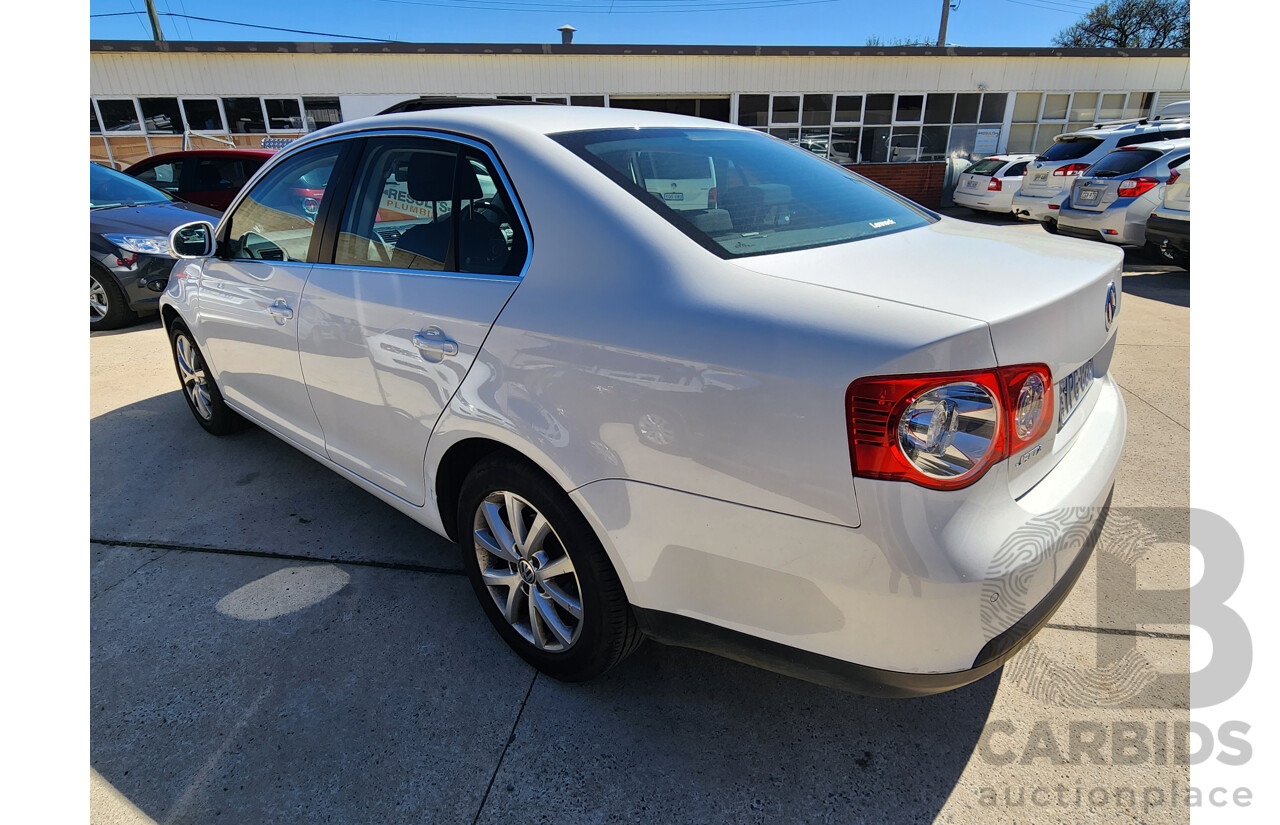 1/2010 Volkswagen Jetta 118 TSI 1KM MY10 4d Sedan White 1.4L