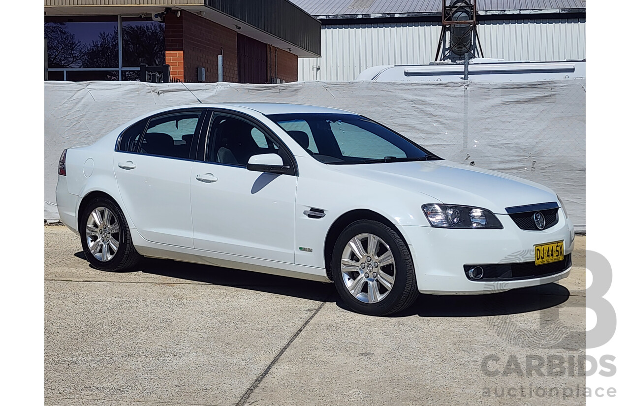 2/2010 Holden Calais  VE MY10 4d Sedan White 3.6L