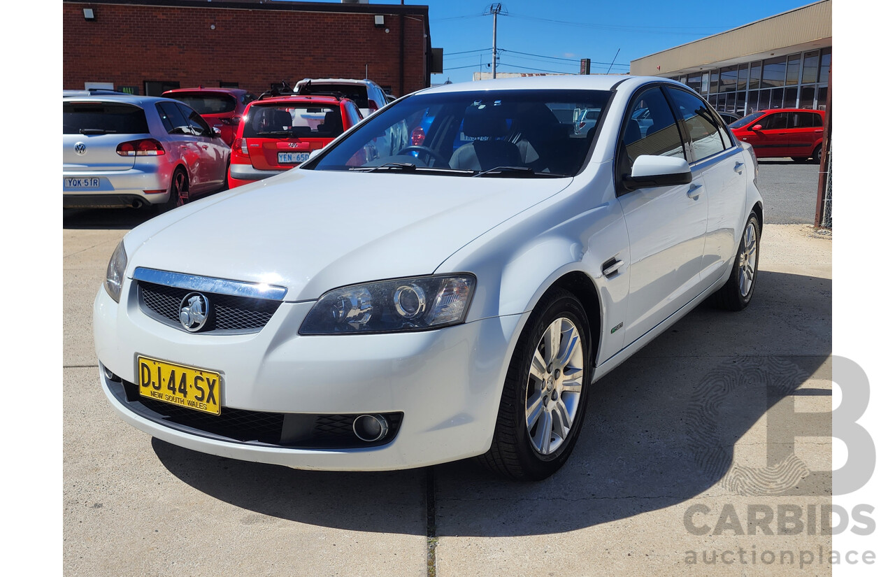2/2010 Holden Calais  VE MY10 4d Sedan White 3.6L