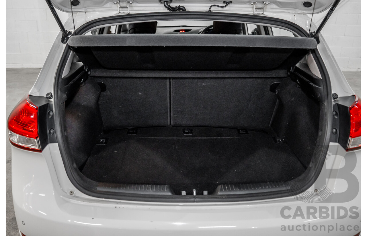 5/2015 Kia Cerato S YD MY15 5d Hatchback Clear White 1.8L