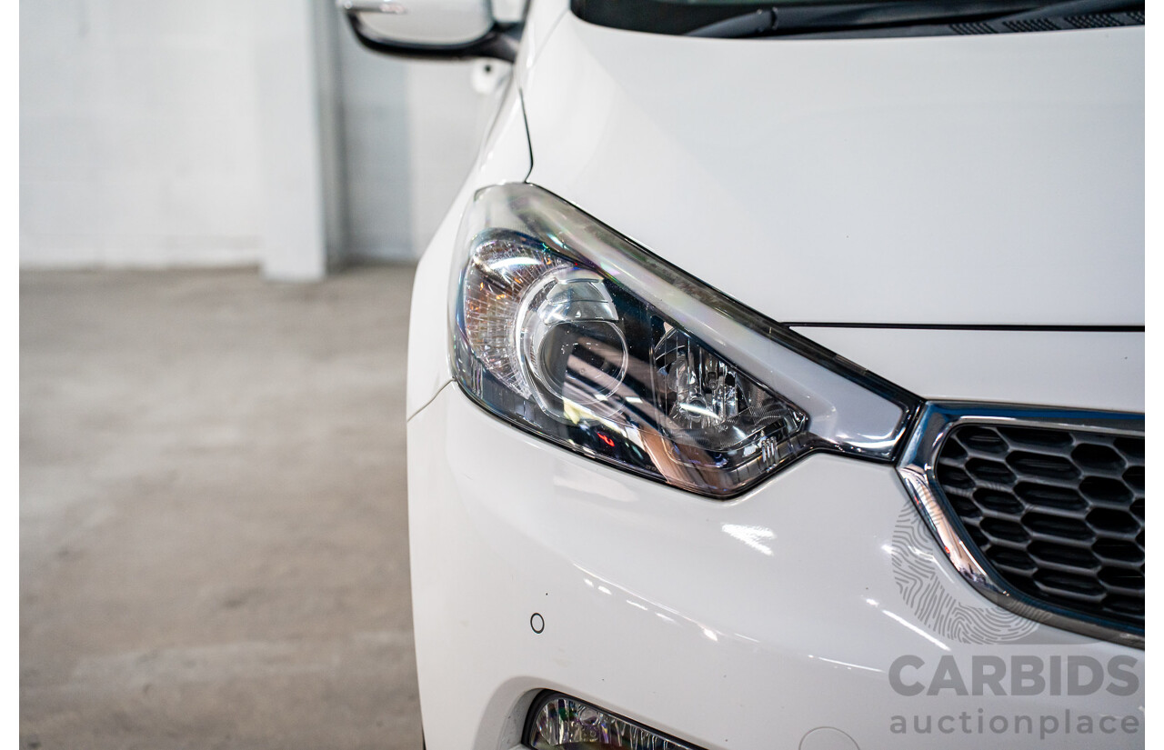 5/2015 Kia Cerato S YD MY15 5d Hatchback Clear White 1.8L