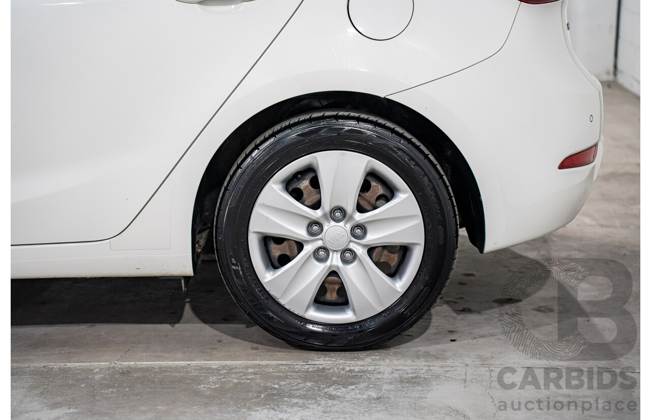 5/2015 Kia Cerato S YD MY15 5d Hatchback Clear White 1.8L