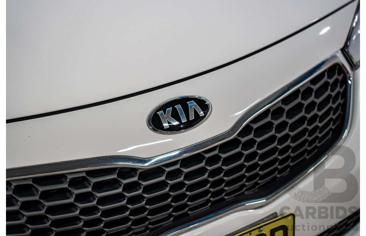 5/2015 Kia Cerato S YD MY15 5d Hatchback Clear White 1.8L