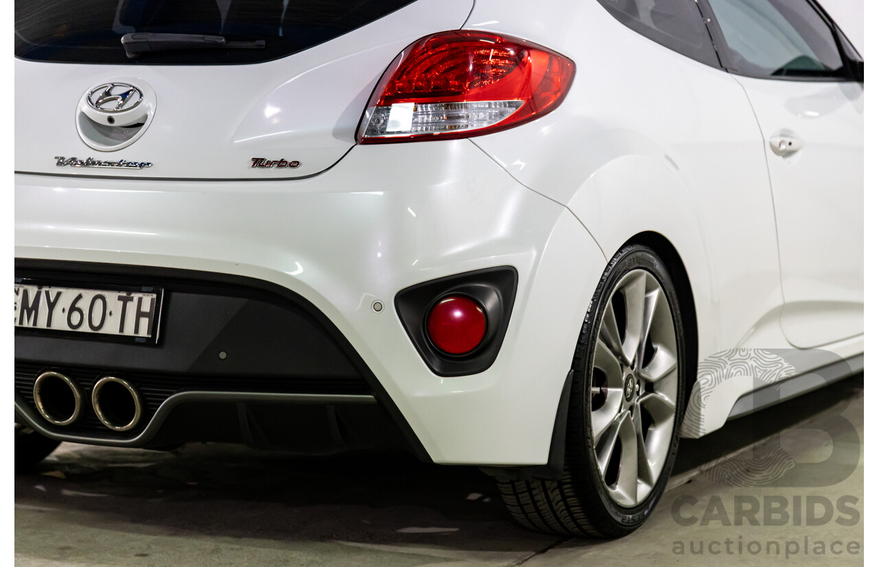 6/2015 Hyundai Veloster SR Turbo FS4 Series 2 3d Coupe Stormtrooper White Pearl Turbo 1.6L