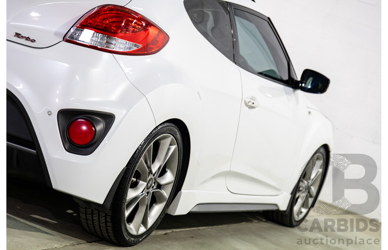 6/2015 Hyundai Veloster SR Turbo FS4 Series 2 3d Coupe Stormtrooper White Pearl Turbo 1.6L