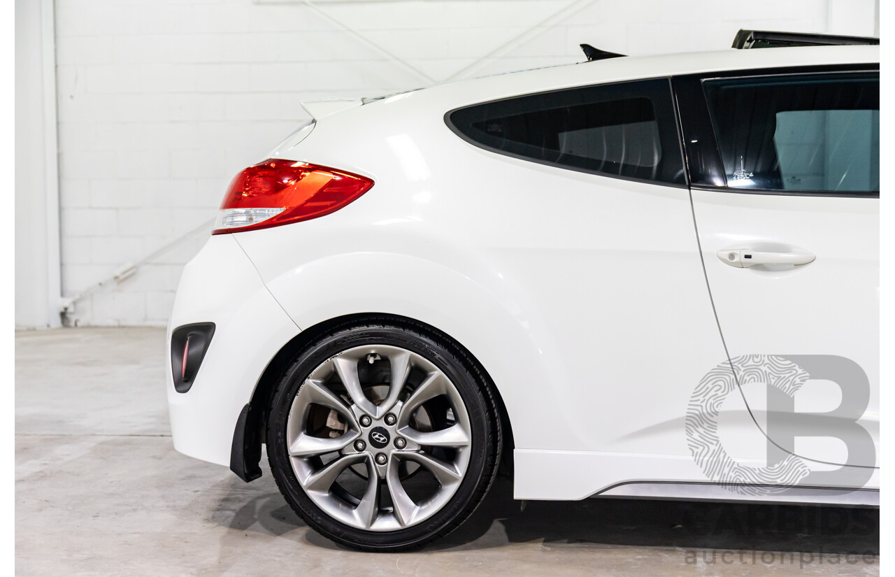 6/2015 Hyundai Veloster SR Turbo FS4 Series 2 3d Coupe Stormtrooper White Pearl Turbo 1.6L