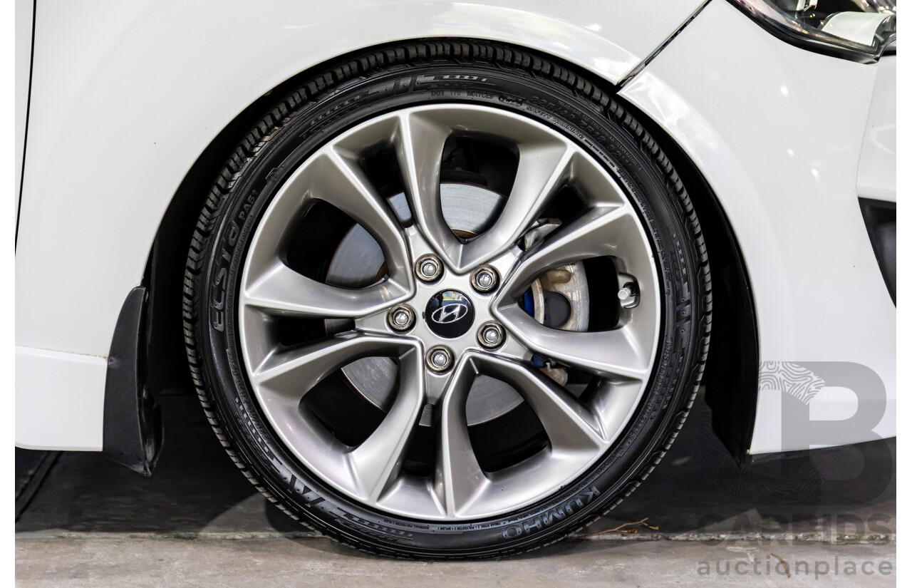 6/2015 Hyundai Veloster SR Turbo FS4 Series 2 3d Coupe Stormtrooper White Pearl Turbo 1.6L