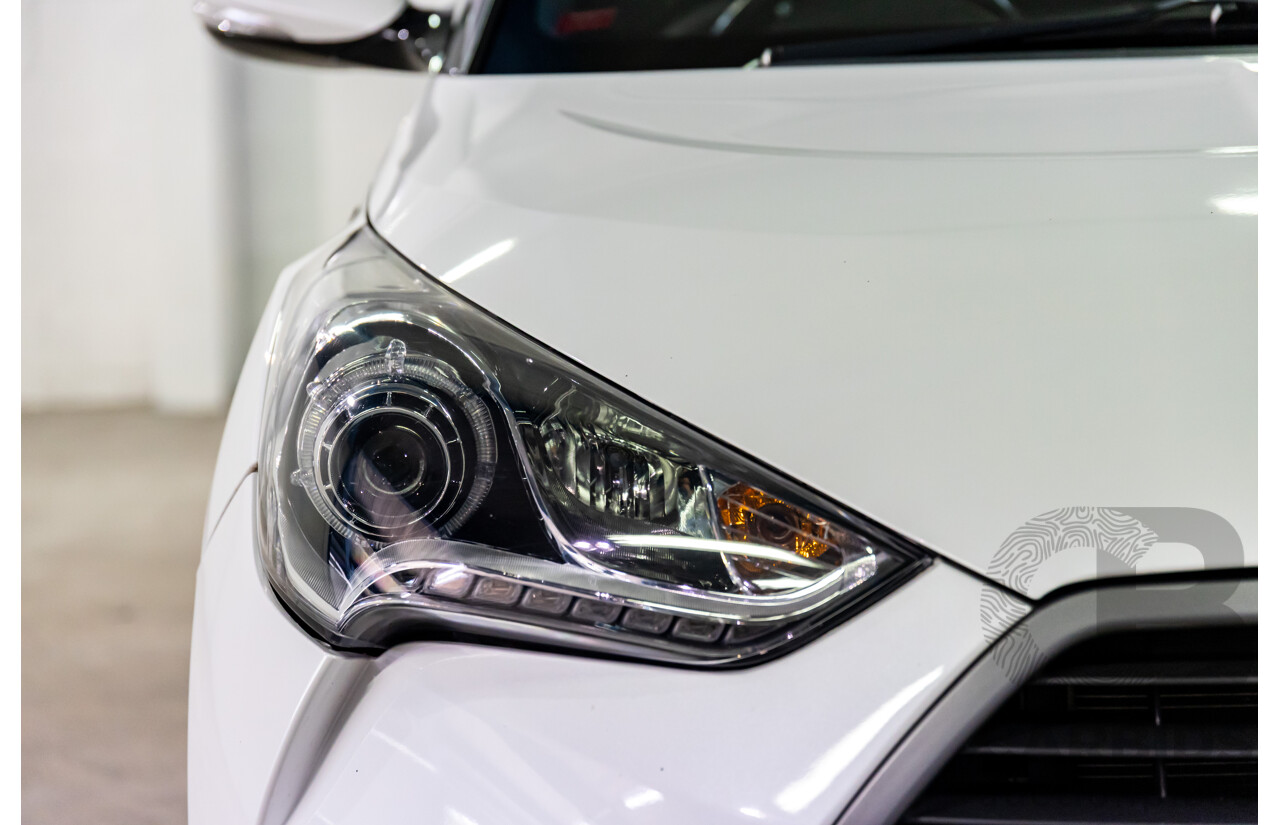 6/2015 Hyundai Veloster SR Turbo FS4 Series 2 3d Coupe Stormtrooper White Pearl Turbo 1.6L