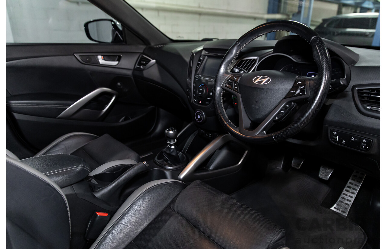 6/2015 Hyundai Veloster SR Turbo FS4 Series 2 3d Coupe Stormtrooper White Pearl Turbo 1.6L