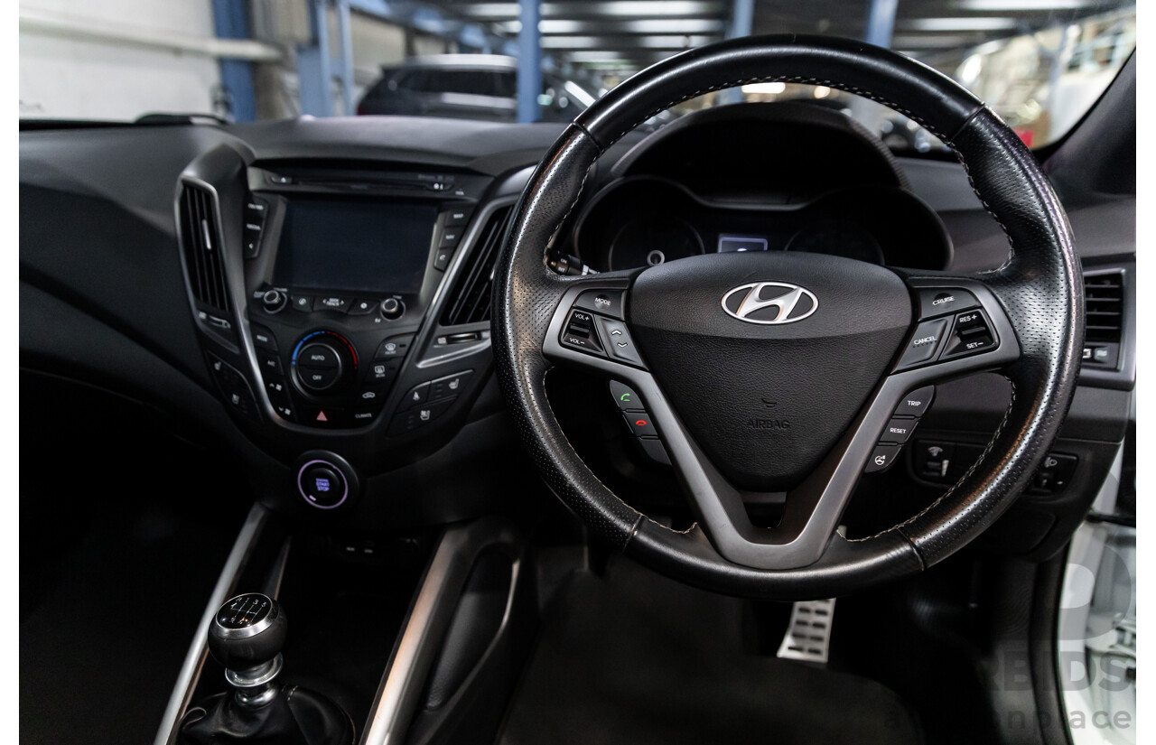 6/2015 Hyundai Veloster SR Turbo FS4 Series 2 3d Coupe Stormtrooper White Pearl Turbo 1.6L