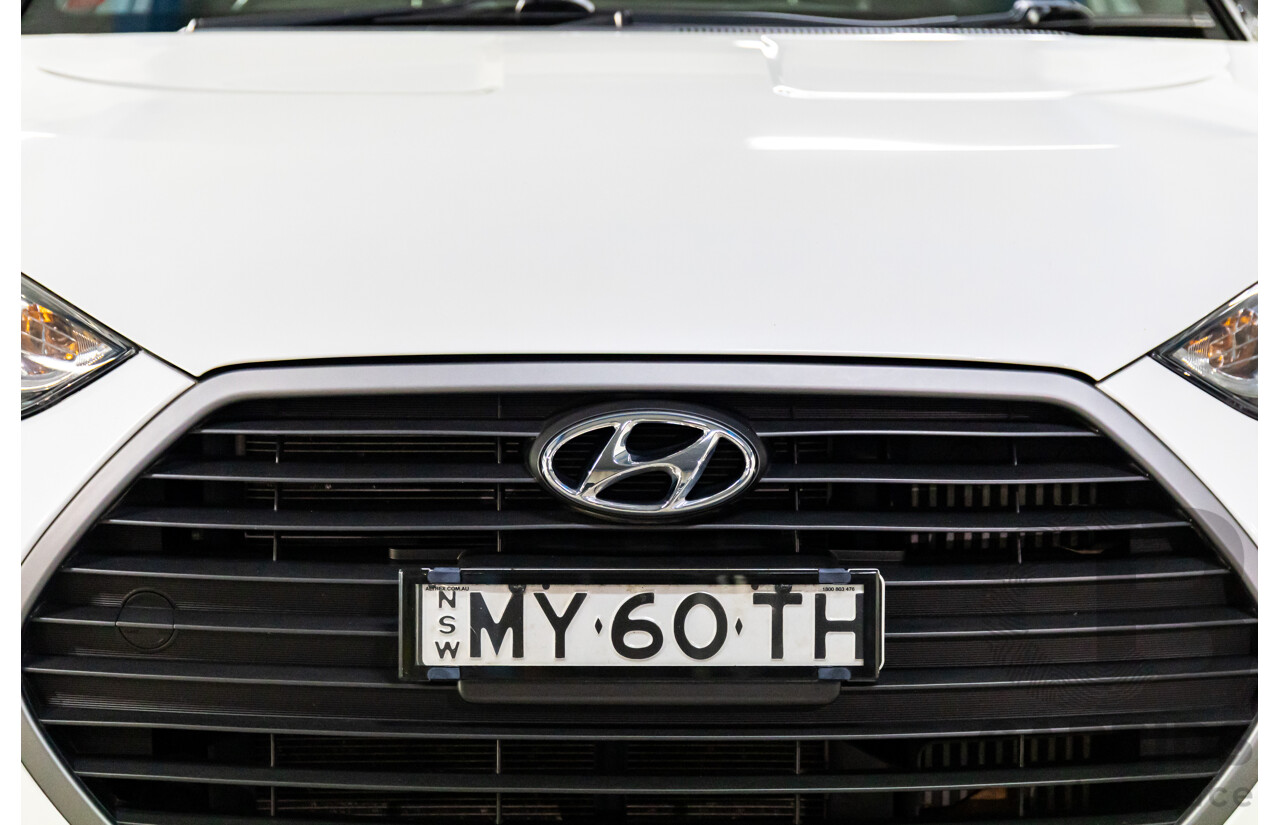 6/2015 Hyundai Veloster SR Turbo FS4 Series 2 3d Coupe Stormtrooper White Pearl Turbo 1.6L