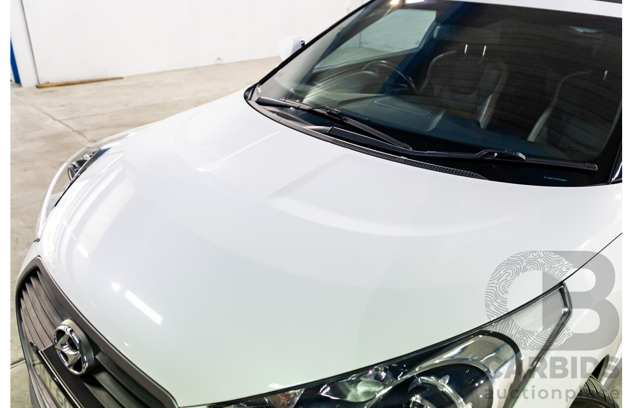 6/2015 Hyundai Veloster SR Turbo FS4 Series 2 3d Coupe Stormtrooper White Pearl Turbo 1.6L