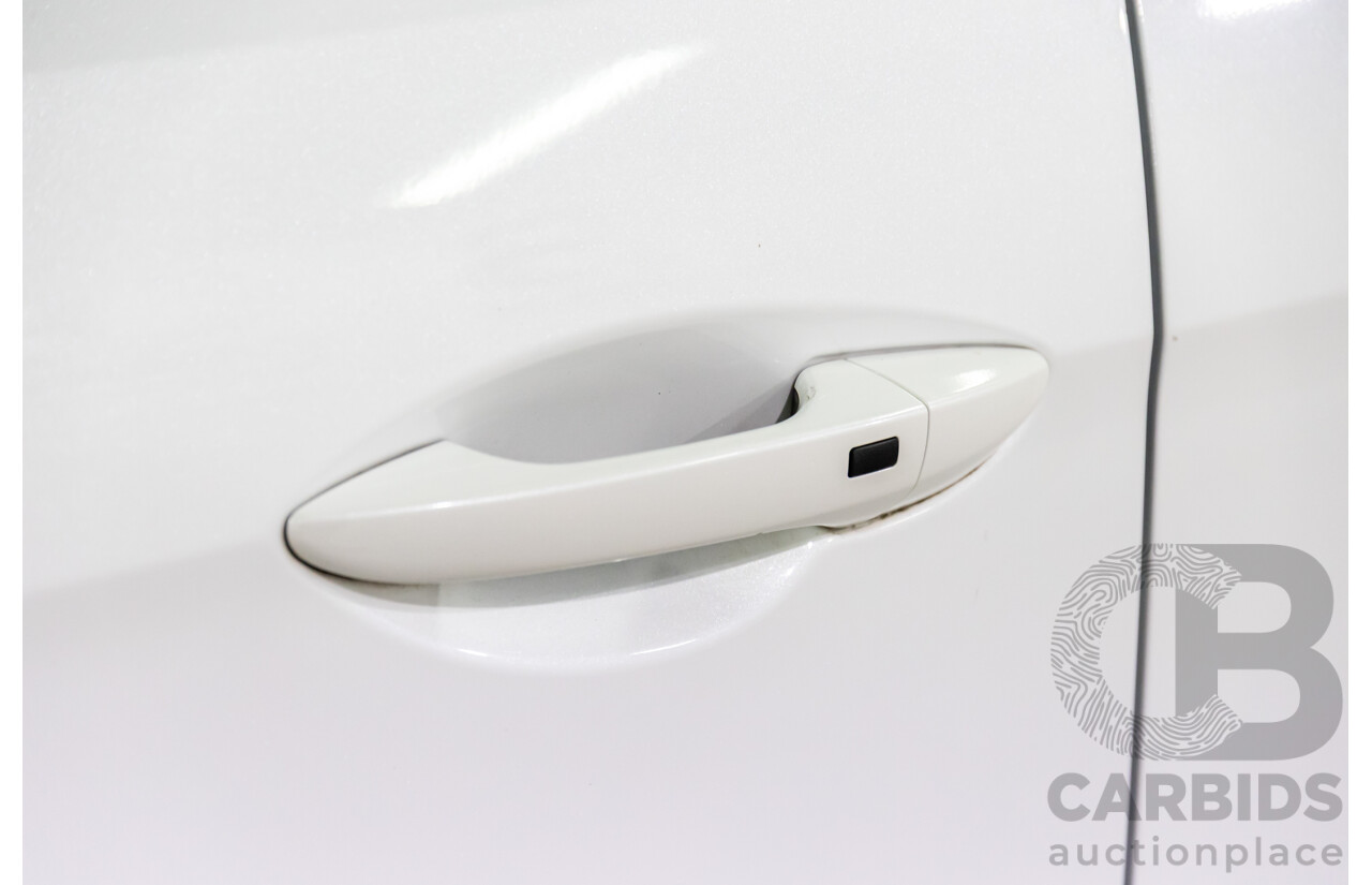 6/2015 Hyundai Veloster SR Turbo FS4 Series 2 3d Coupe Stormtrooper White Pearl Turbo 1.6L