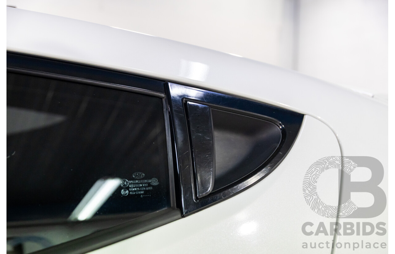 6/2015 Hyundai Veloster SR Turbo FS4 Series 2 3d Coupe Stormtrooper White Pearl Turbo 1.6L