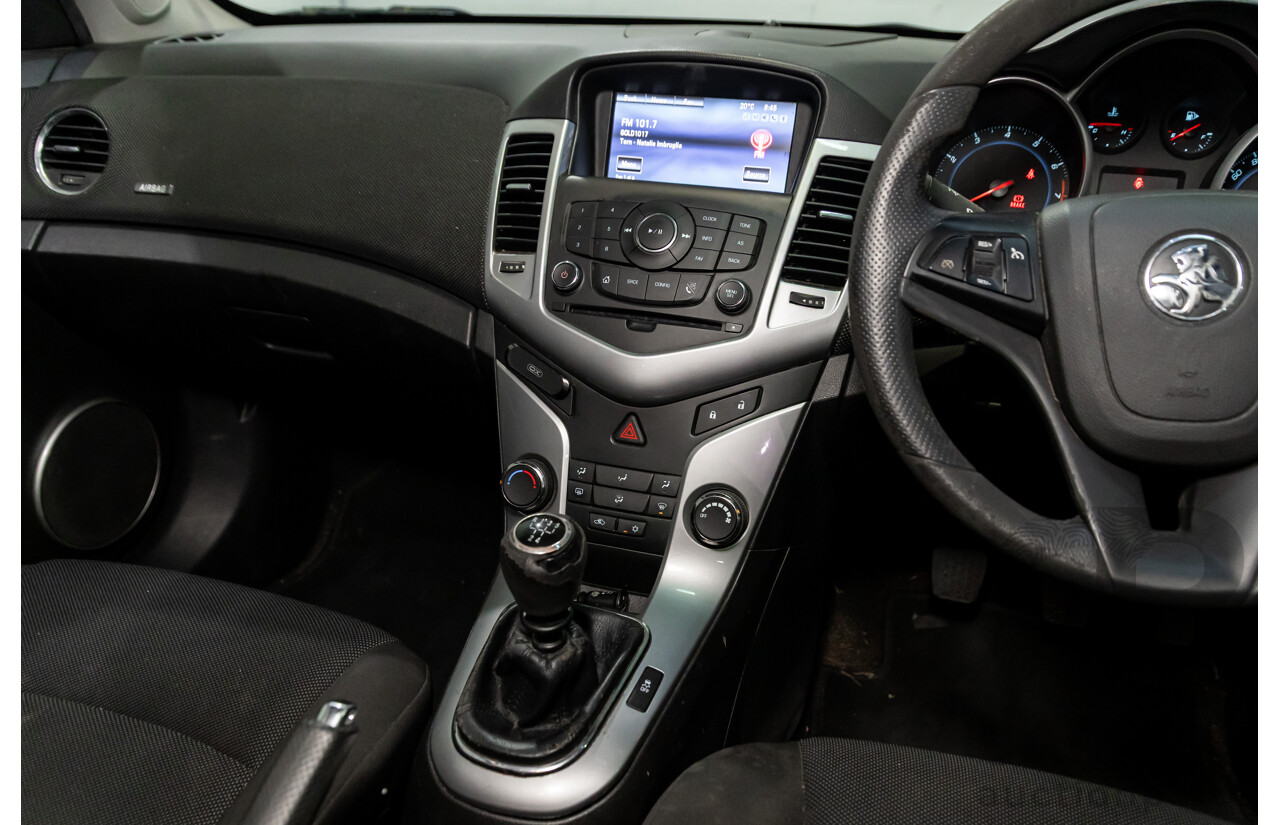 6/2013 Holden Cruze CD Equipe JH MY13 4d Sedan Regal Peacock Green 1.8L