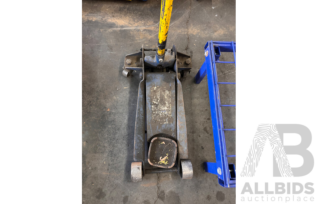 Assorted Job Lot - Stand & Jack ETC