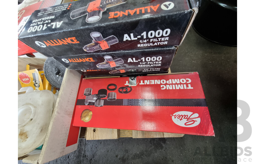 Assorted Job Lot - Pallet of Assorted Car Part ETC