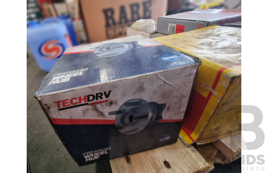 Assorted Job Lot - Pallet of Assorted Car Part ETC