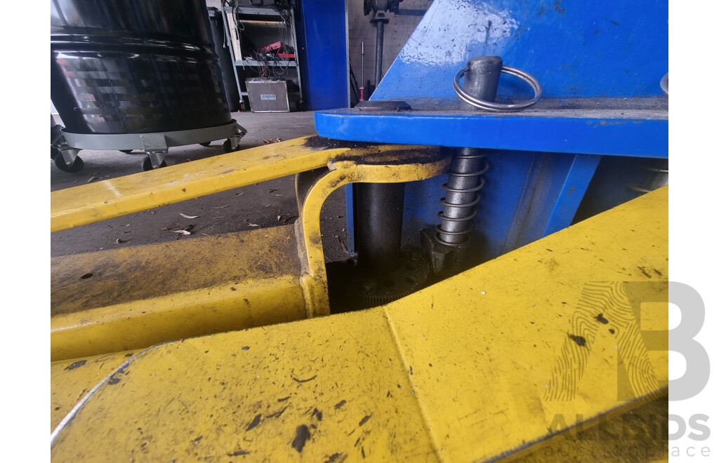 Rotary Lift, Two-Post 4500KG Asymmetric Car Hoist with Attached Height Extension Piece