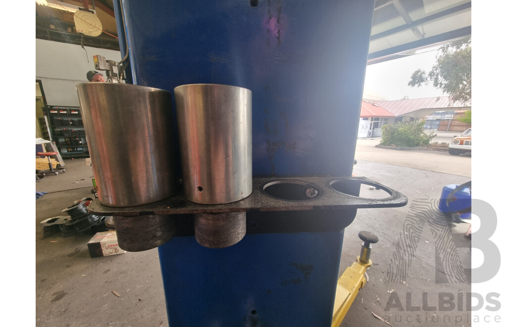 Rotary Lift, Two-Post 4500KG Asymmetric Car Hoist with Attached Height Extension Piece