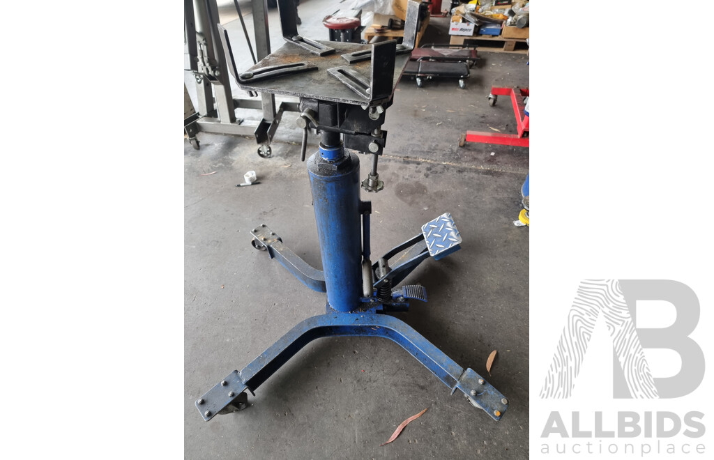 Wheeled Hydraulic Transmission Jack