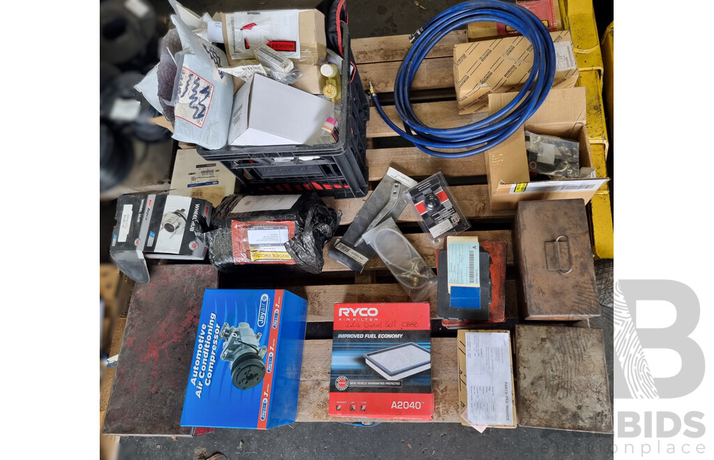 Assorted Job Lot - Pallet of Assorted Car Part ETC